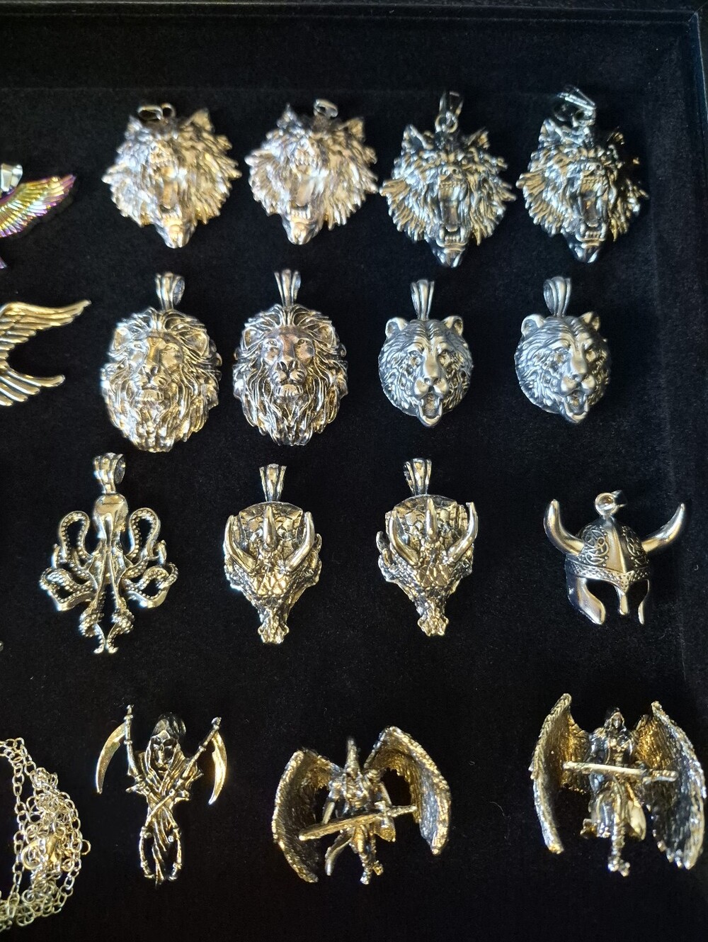 BRAND NEW PENDANTS! Several Stainless Stèel pendants. Animal & Myth Pendant Lot